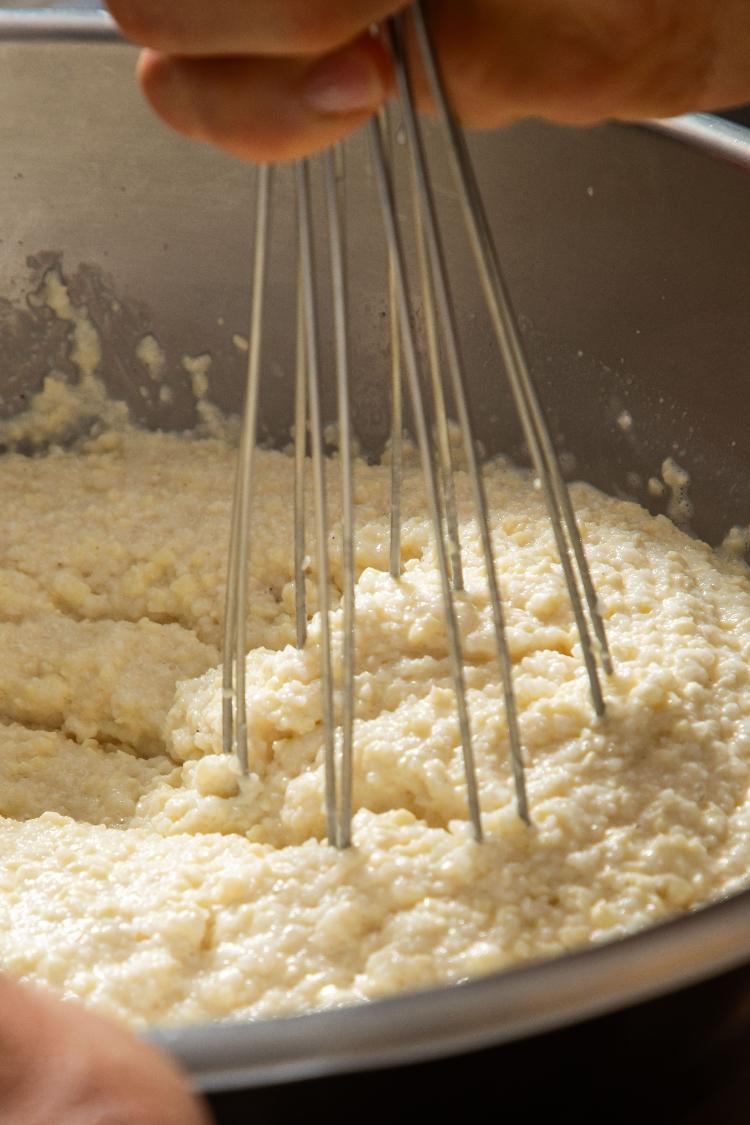 Produção dos dadinhos de tapioca do Mocotó Produção dos dadinhos de tapioca do Mocotó