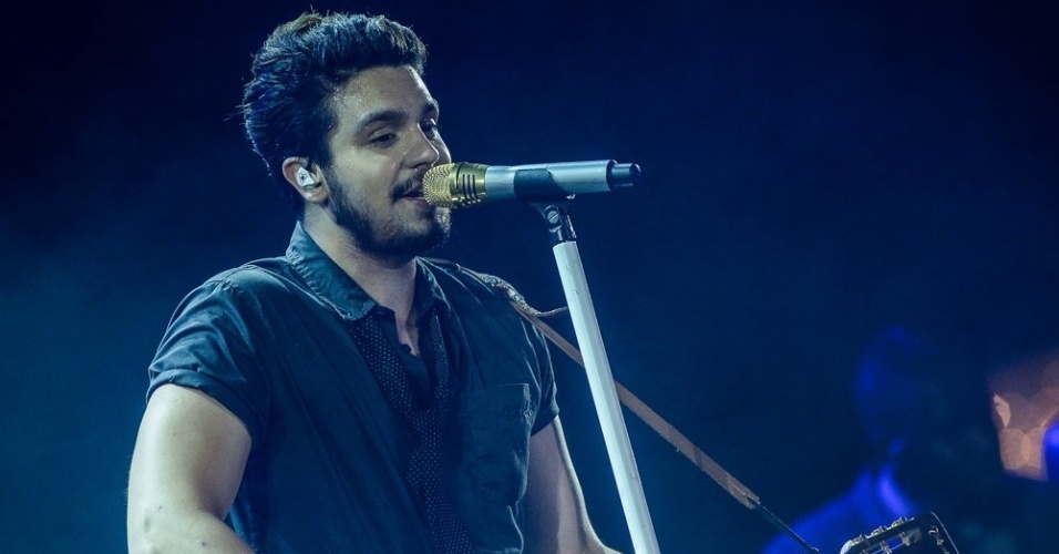 31.out.2015 - Luan Santana se apresenta no festival Caldas Country Show, em Caldas Novas, Goiás