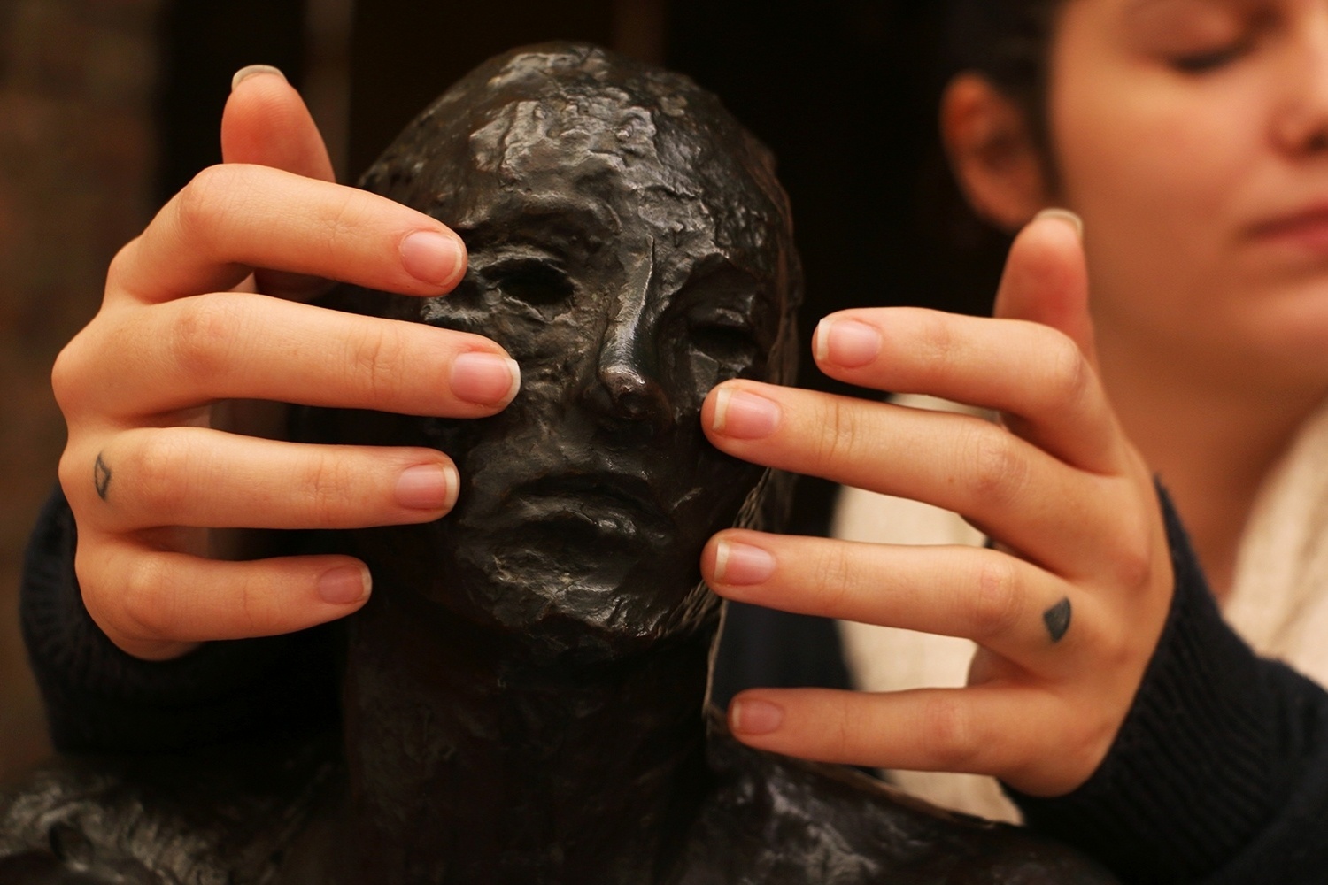 Foto de João Maia. Dez alunos do Curso de Fotografia para Deficientes Visuais, da Pinacoteca do Estado de São Paulo,  expõem seus trabalhos no museu a partir do dia 28 de novembro na mostra "Transver - fotografias feitas por pessoas com deficiência visual", que fica em cartaz até dia 3 de abril de 2016. - João Maia