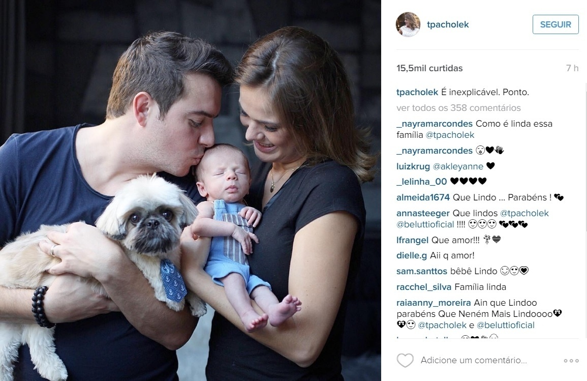 2.mai.2016 - Na noite desta sexta-feira, Thaís Pacholek postou uma foto no Instagram em que aparece segurando o filho, Luis Miguel, que nasceu em abril, ao lado do marido, o cantor sertanejo Belutti. "É inexplicável. Ponto", escreveu a atriz na legenda da imagem - Reprodução /Instagram /tpacholek