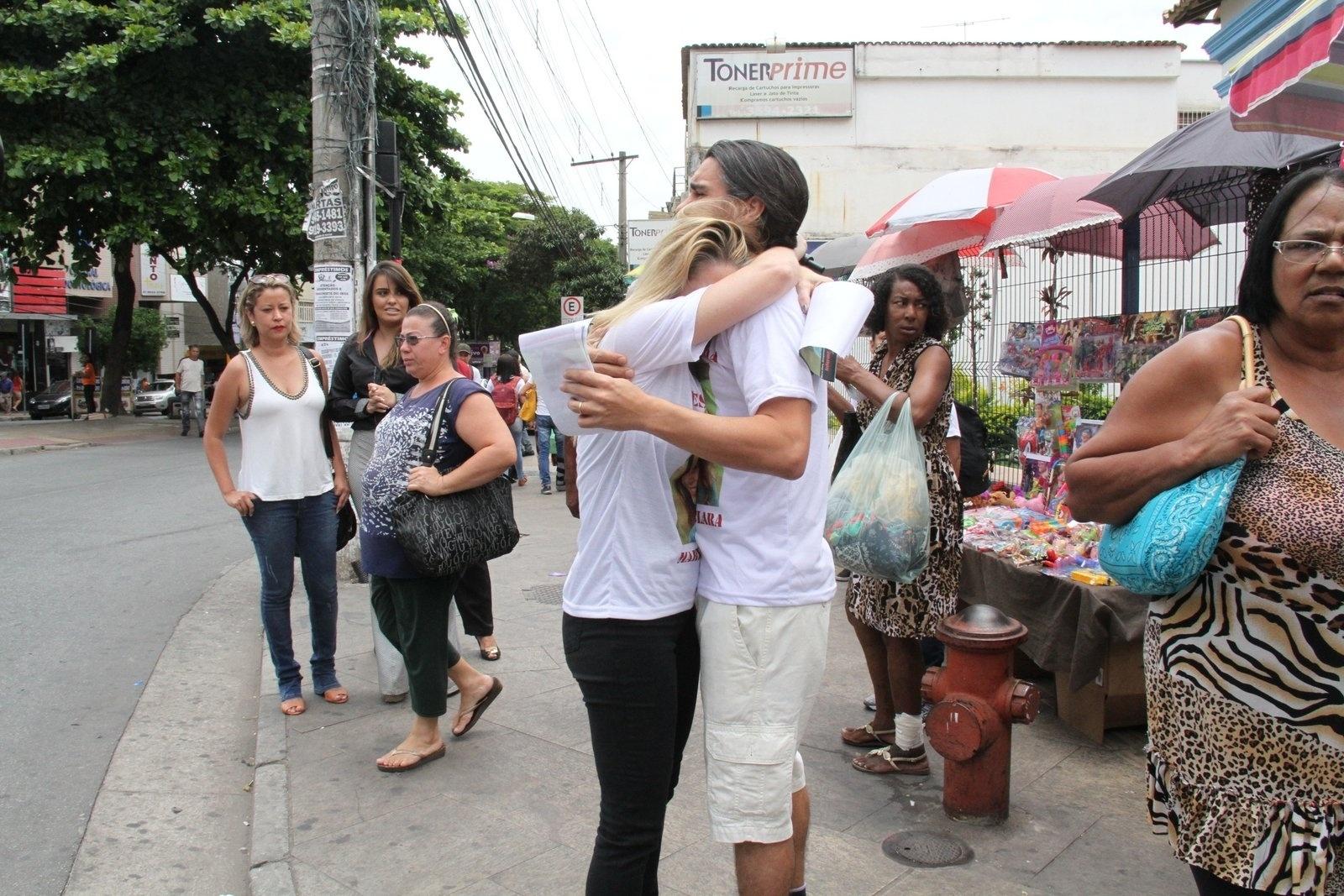 Danielle Winits apareceu grávida ao lado de André Gonçalves em um vídeoclipe. O casal interpretou os pais de uma menina que desaparece na adolescência e só volta na fase adulta. - Cleomir Tavares/Divulgação