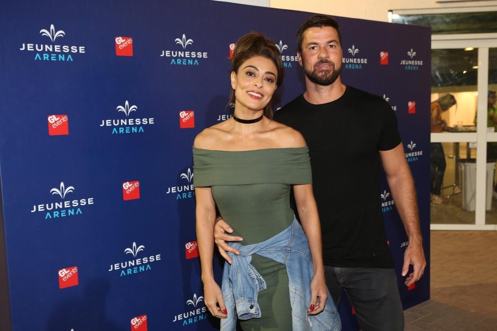 Juliana Paes deixou os dois filhos,Antônio e Pedro, em casa e foi curtir com o marido Carlos Eduardo a segunda apresentação da tour de Ed Sheeran no Brasil em casa noturna carioca - Reginaldo Teixeira/CS Eventos Divulgação