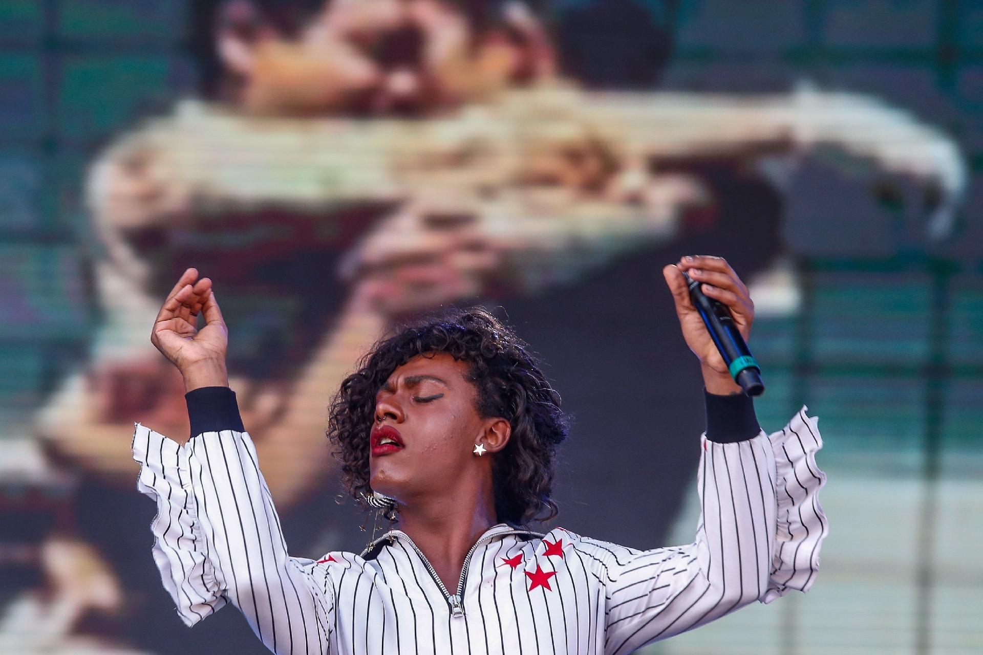 Johnny Hooker convidou Liniker e Almério para cantar a representatividade gay no Palco Sunset, no terceiro dia do Rock in Rio 2017 - Marco Antonio Teixeira/UOL