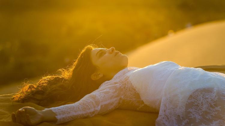 Sofrimento de Clara é ilustrado com imagens metafóricas em "O Outro Lado do Paraíso" - Raquel Cunha/Globo - Raquel Cunha/Globo