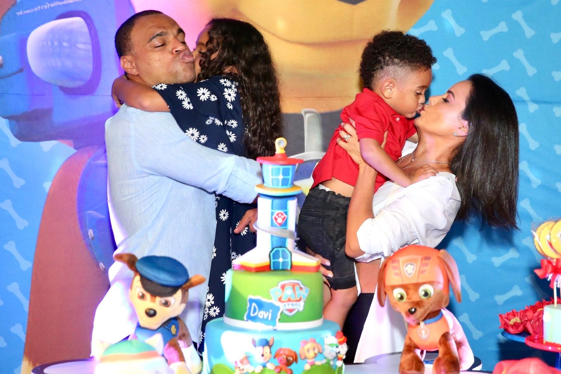Denilson e Luciele comemora aniversário do filho Davi, de 3 anos - Manuela Scarpa/Brazil News