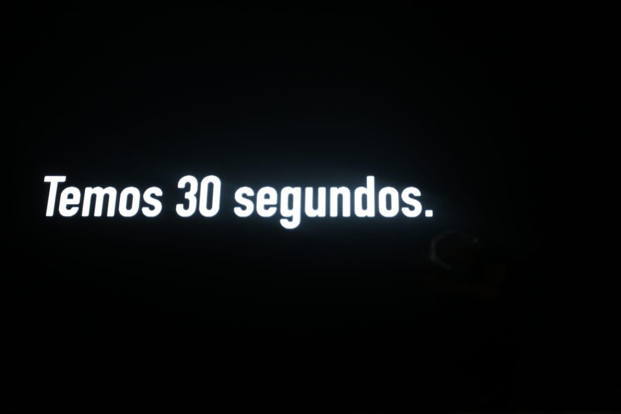 Roger Waters, fundador do Pink Floyd, protesta contra Jair Bolsonaro durante show no estádio Couto Pereira, em Curitiba - Theo Marques/UOL