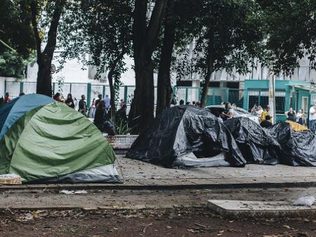 Fãs de BTS começaram a acampar no Allianz Parque, em São Paulo, no dia 18 de fevereiro - Carine Wallauer/UOL