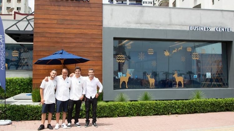Francisco Pacheco, diretor da nosso Lar, Rodrigo Pacheco, diretor/ presidente, Caio Castro e seu sócio e empresário, Sandro Andrade, - Dilvulgação/ Sal Ricardo