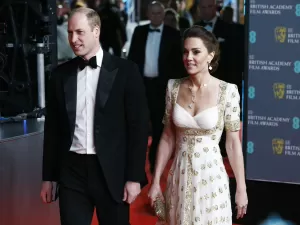 Bafta: Príncipe William e Kate Middleton passam pelo tapete vermelho