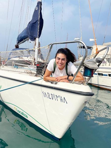 Tamara klink e seu barco, "Sardinha": velejadora chegou em Recife após três meses atravessando o Atlântico  - Reprodução Instagram @tamaraklink
