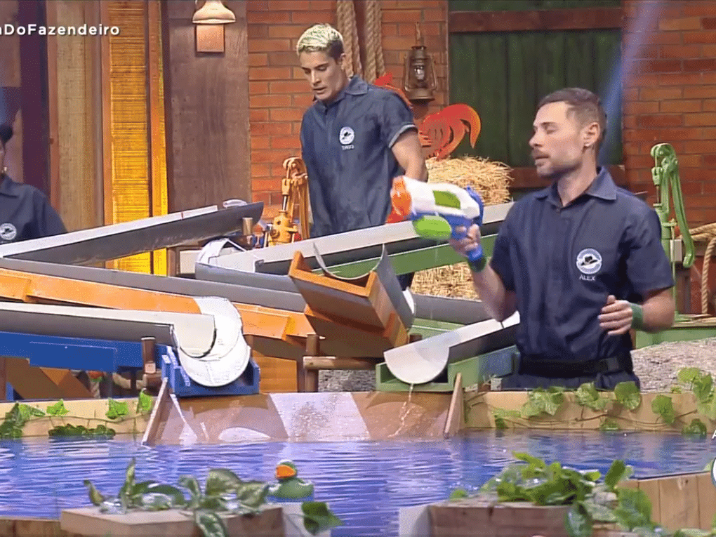 Cenário da prova do fazendeiro quebra ao vivo duas vezes; disputa é pausada