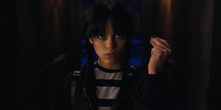 Jenna Ortega interpreta Wandinha Addams em série dirigida por Tim Burton para a Netflix