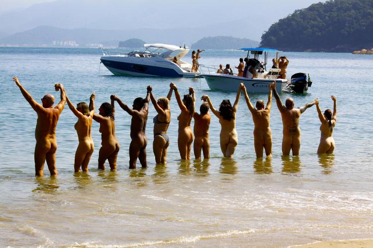 Naturistas na Praia Mansa, em Ubatuba - Reginaldo Pupo - Reginaldo Pupo