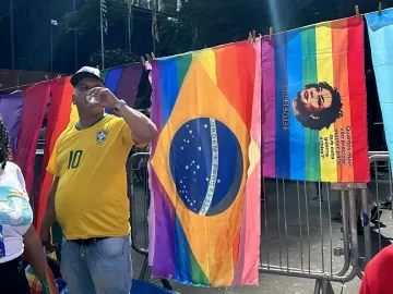 Parada LGBTQIA+: Verde e amarelo se mistura às bandeiras do orgulho