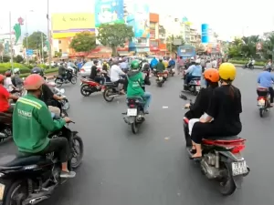 Espiões no trânsito: Vietnã pagará para quem denunciar maus motoristas