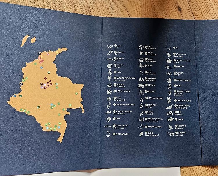 Mapa da Colômbia e ingredientes do menu Ciclobioma, do restaurante Leo, em Bogotá Mapa da Colômbia e ingredientes do menu Ciclobioma, do restaurante Leo, em Bogotá