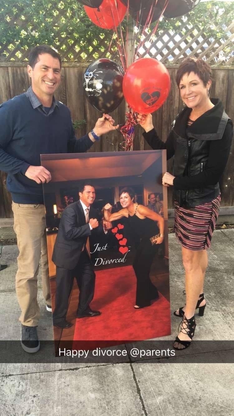 Festa de divórcio - Reprodução/Facebook