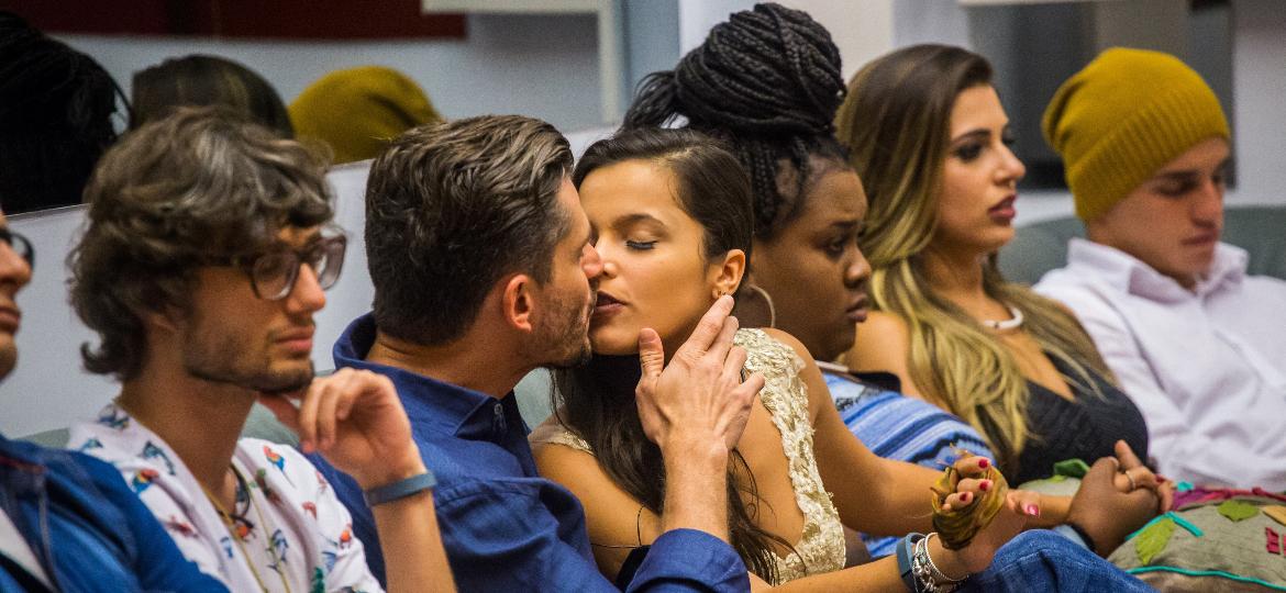 Emilly e Marcos se beijam em noite de paredão - Divulgação/Globo