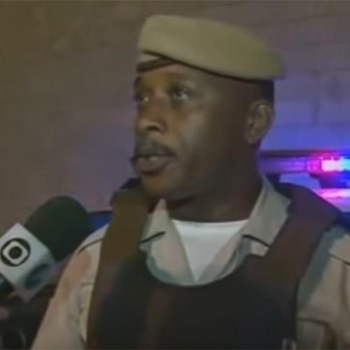 Vai ralando na boquinha da garrafa! O grupo Gera Samba, formado em Salvador no início da década de 1990, fez grande sucesso em 1995 com a música ?Na Boquinha da Garrafa?, com o vocalista Zacarias Higino de Jesus Filho, o Diumbanda - Reprodução/Youtube