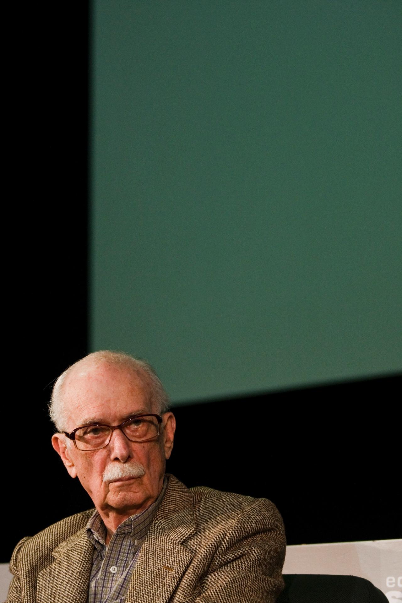 O critico literario Antonio Candido participa do lancamento do livro e DVD´s sobre o cineasta frances Jean Vigo em São Paulo - Leonardo Wen/Folha Imagem
