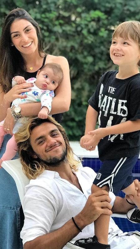Felipe Simas e Mariana Uhlmann são pais de dois filhos, Maria e Joaquim - Reprodução/Instagram