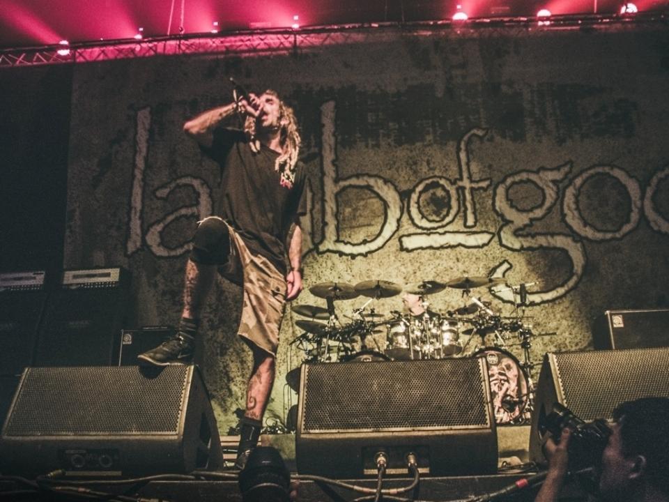 O Lamb of God focou só no seu poderoso metal cheio de groove para preparar os metaleiros para o show principal - Divulgação