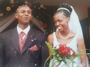 Harry Olwande e Terry no dia de seu casamento, em julho de 2005 - TERRY GOBANGA - TERRY GOBANGA