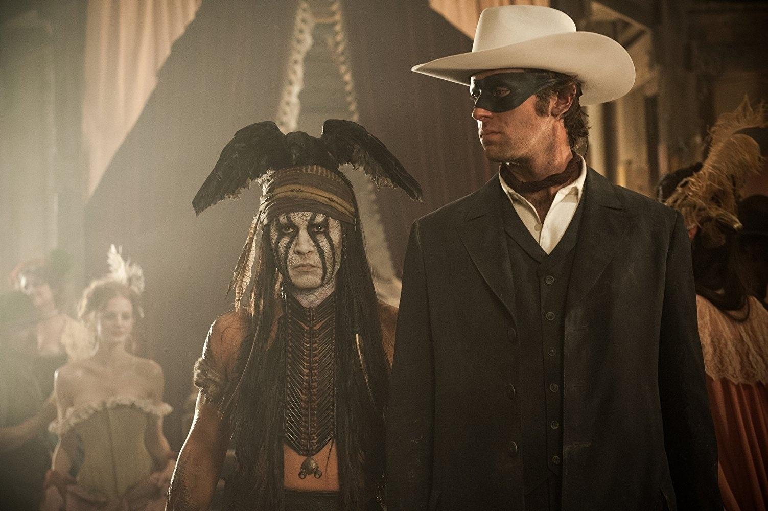 Johnny Depp e Armie Hammer em cena em "O Cavaleiro Solitário" (2013) - Divulgação