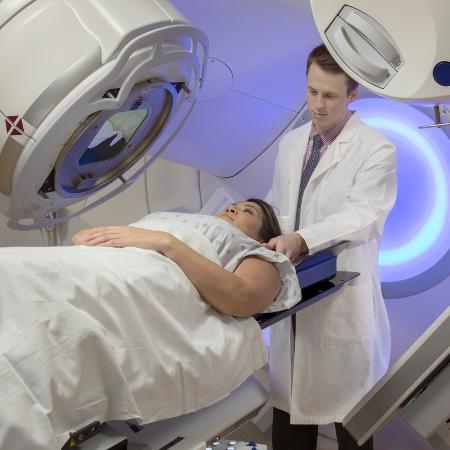 Além de economia para o governo, acordo com fabricante de aparelhos de radioterapia tende a trazer benefícios tecnológicos ao país - iStock