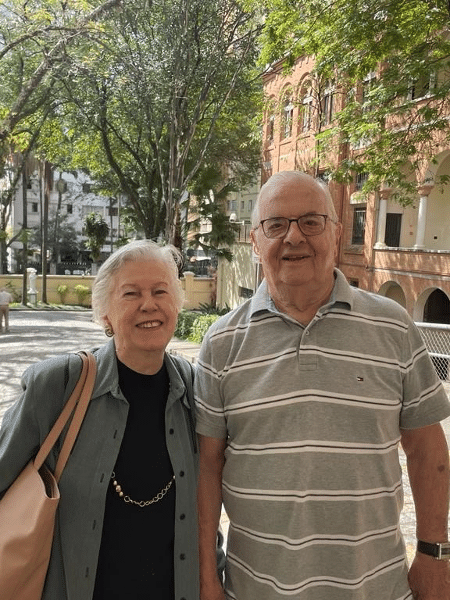 O casal Lourdes de Abreu, 87, e Fernando Alves, 91, que estão juntos há 66 anos