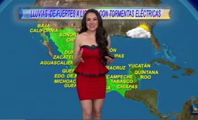 25.jun.2015 - Moça do tempo da Televisa