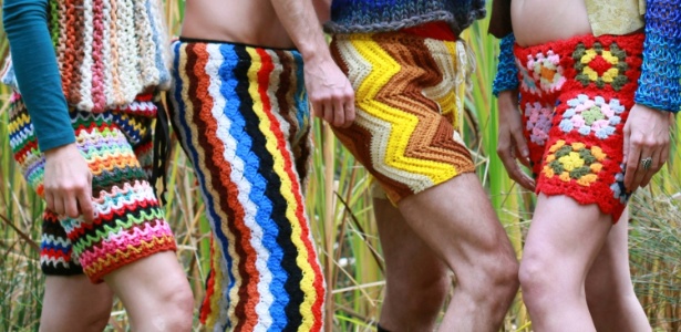 Os shorts de crochê podem ser feitos em diversos comprimentos e em esquemas de cores a gosto do freguês - Reprodução/Etsy/LordvonSchmitt