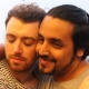 27.set.2015 - Sam Smith retorna a seu hotel após show no Rock in Rio com o dia já claro. "Soltinho", ele posou para fotos com os fãs que o aguardavam - AgNews