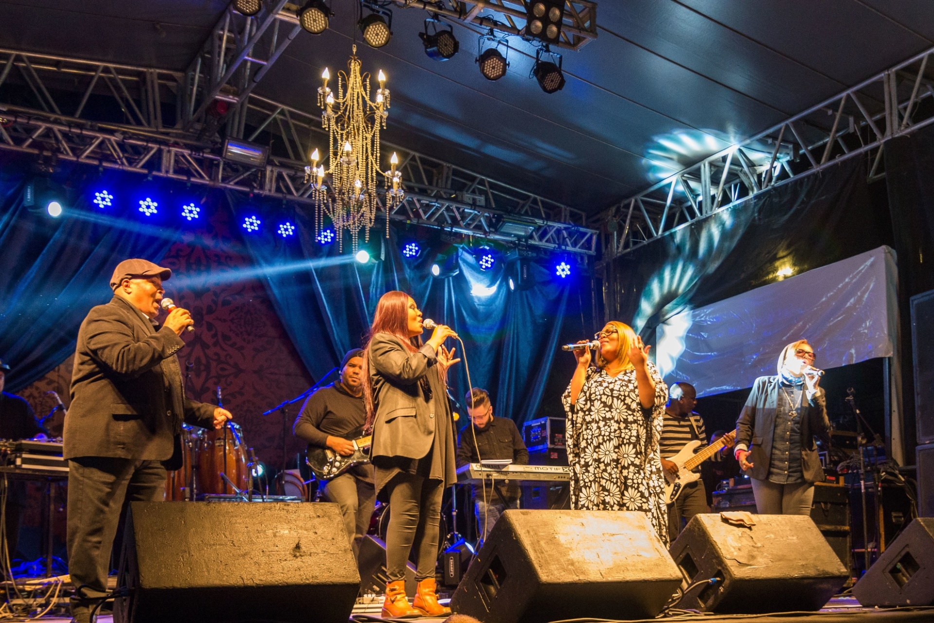 21.mai.2016 - Show do Fat Family no Palco do Arouche, durante a Virada Cultural 2016 - Bruno Fernandes /Fotoarena/Folhapress