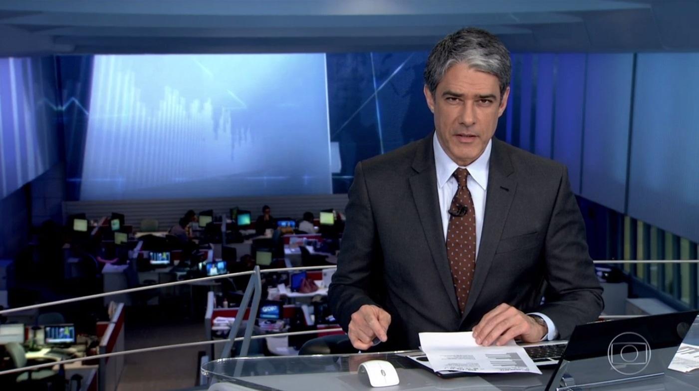 30.ago.2016 - William Bonner apresenta o "Jornal Nacional" sem aliança após se separar de Fátima Bernardes - Reprodução/TV Globo