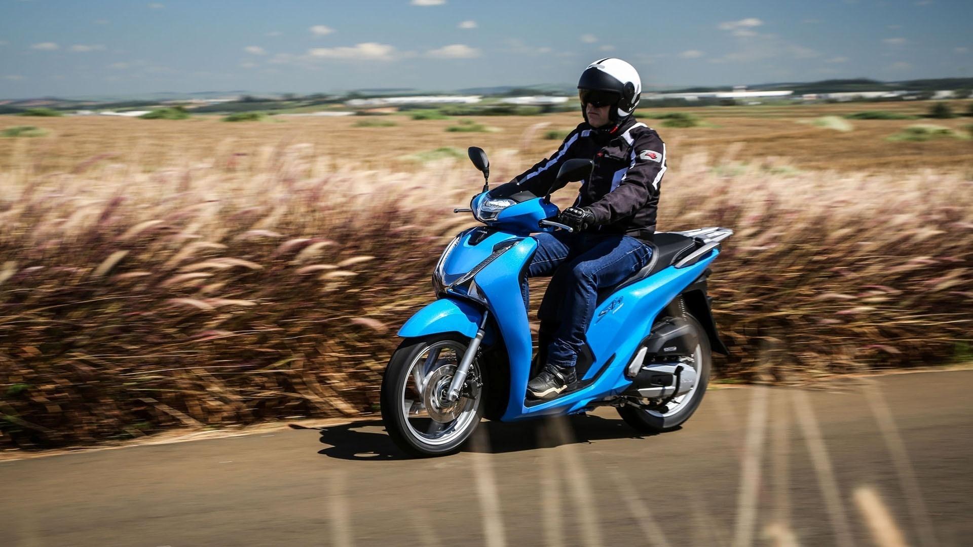 Honda lanÃ§a SH 150i a R$ 12.450 contra Yamaha NMax 160