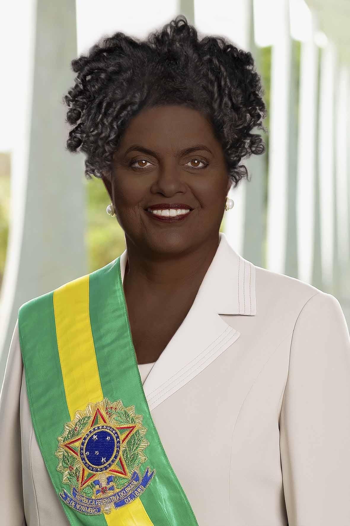 Dilma Rousseff representada com a pele escurecida por Alexandre Loras - Divulgação