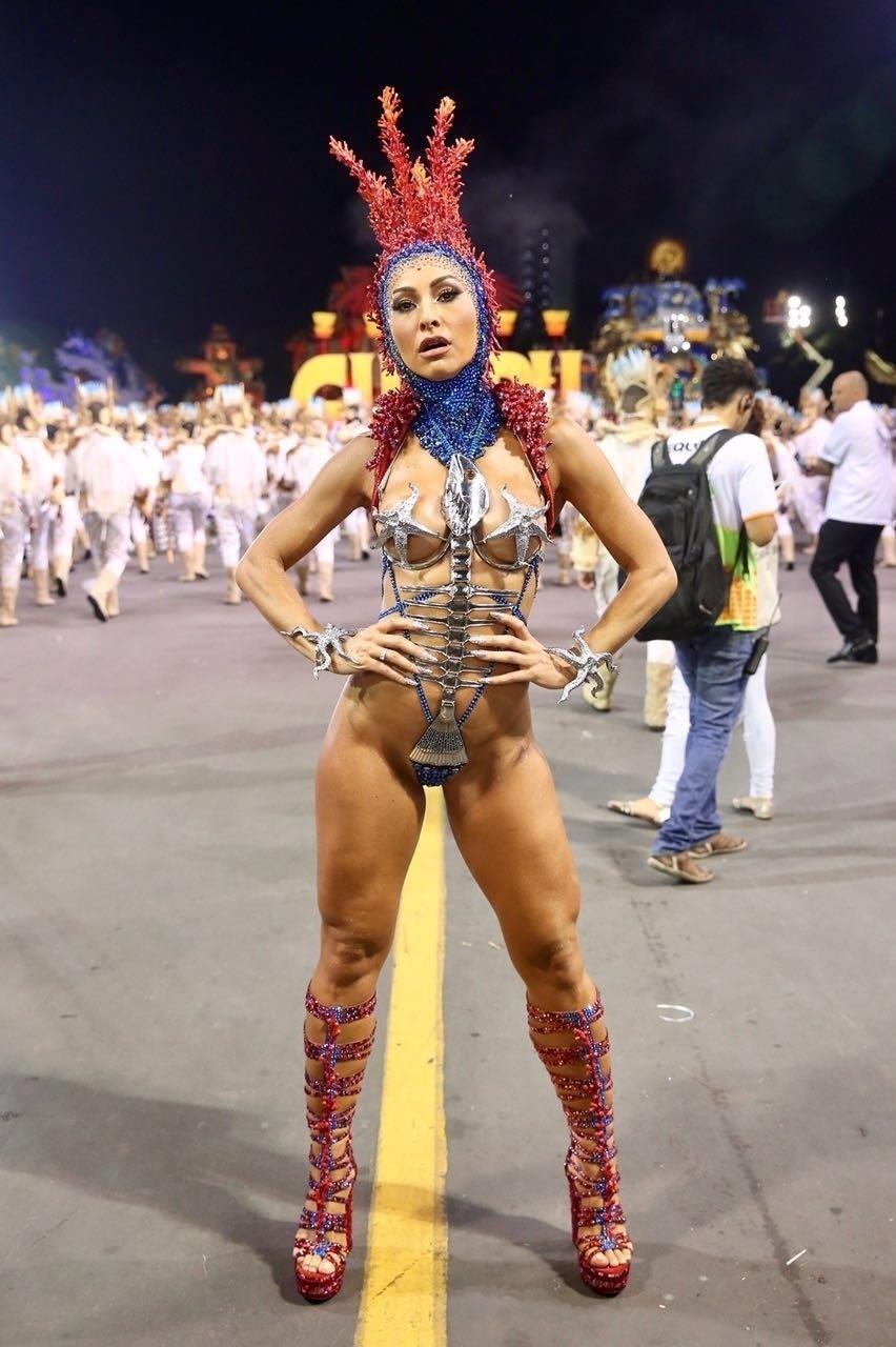 Fotos: Virilha sarada é a marca do Carnaval 2018 - 11/02/2018 - UOL CarnaUOL