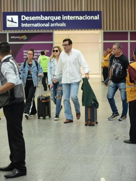 Sasha chega ao Rio e é recebida pelo pai, Luciano Szafir - Vinicius Marinho  / Brazil News