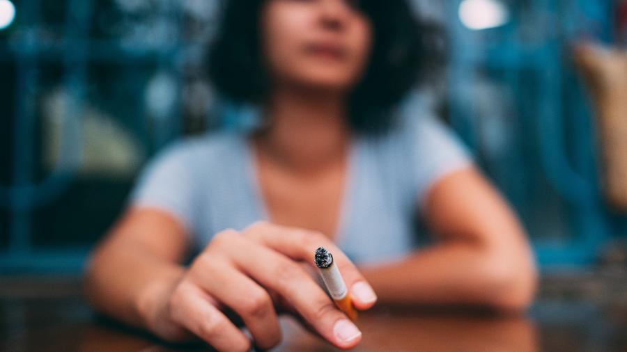 Percentual de fumantes com 18 anos ou mais no Brasil é de 9,5%, apontam dados do Ministério da Saúde - iStock