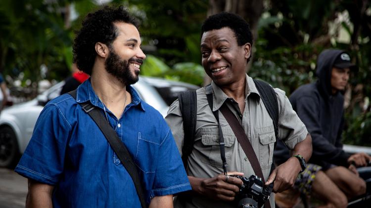 Barbantinho (Edson Oliveira) reencontra Buscapé (Alexandre Rodrigues) em 'Cidade de Deus: A Série'