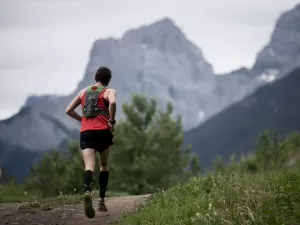 Corrida em trilhas: saiba por que você deveria experimentar esse esporte