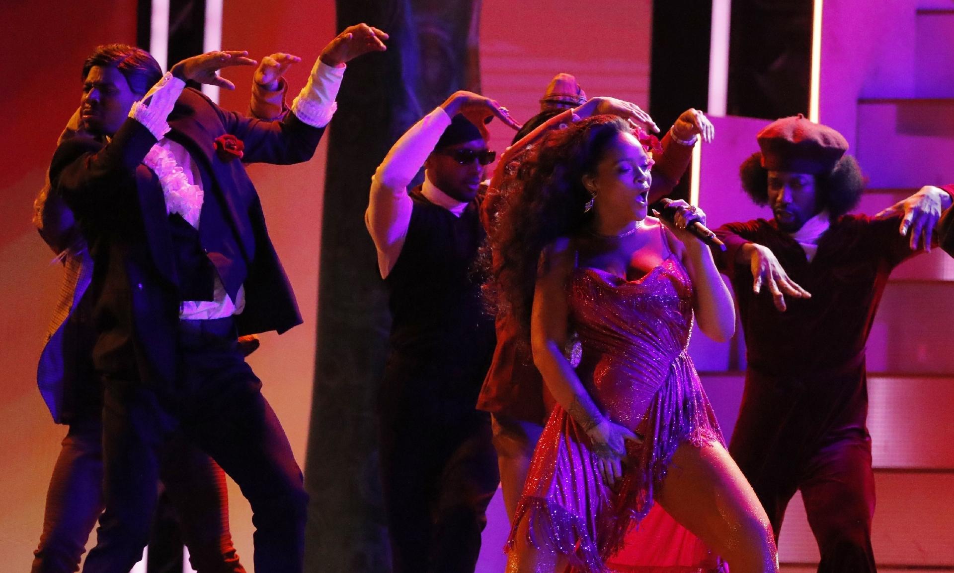 Rihanna faz performance arrasadora da música "Wild Thoughts" no Grammy 2018 - Lucas Jackson/Reuters