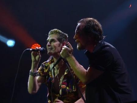 Perry Farrell canta com o Pearl Jam no Lollapalooza Brasil 2018 - Reprodução
