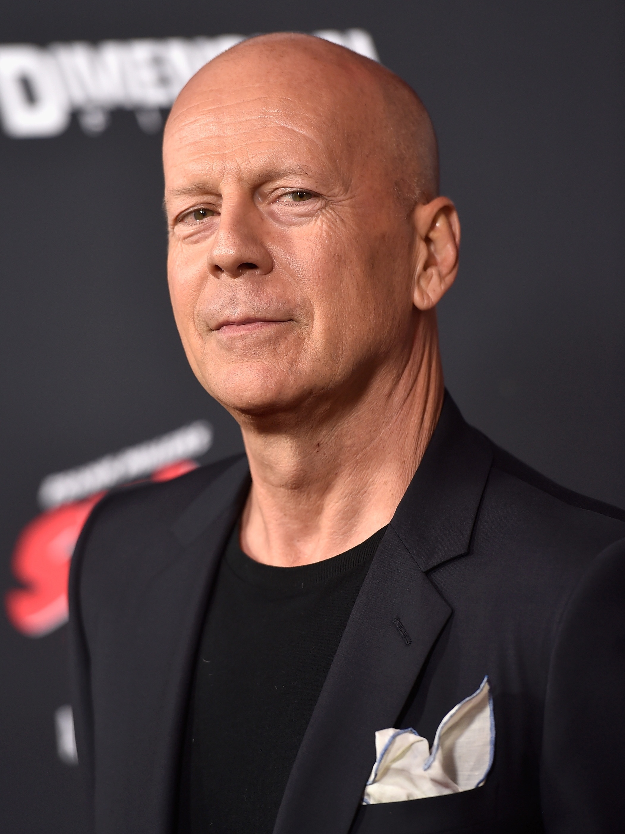 O que afetou a vida profissional do ator Bruce Willis? - Quora