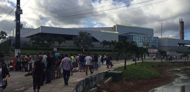 1ª apresentação da turnê | Ingressos para show de Sandy e Junior no Recife são vendidos a R$ 600 por cambistas