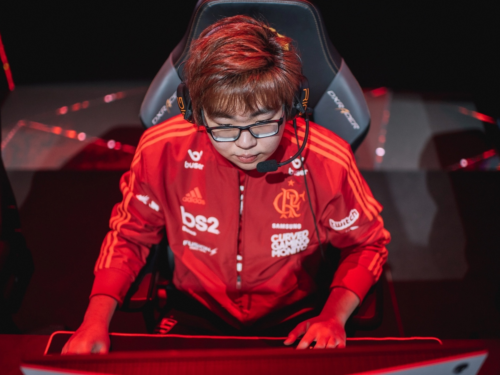 Após perder o pai em acidente de carro, Goku recebe apoio da comunidade de  esports - ESPN