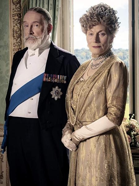 Os atores Simon Jones e Geraldine James como o rei George e a rainha Mary em Downton Abbey  - Divulgação