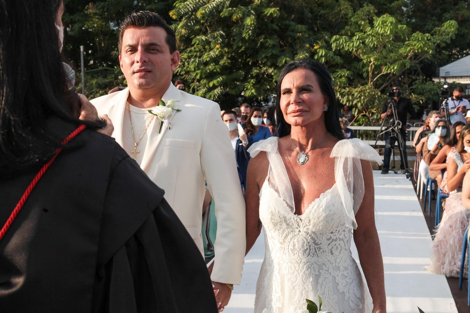 Fotos: 18º Casamento da Gretchen - 30/09/2020 - UOL Splash