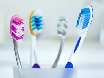 Tem que limpar? Como escolher a escova de dente ideal e mais curiosidades